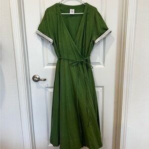 Elegant son de Flor  Green Wrap Dress